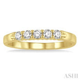 1/4 Ctw 5 Stone Round Cut Diamond Wedding Band in 14K Yellow Gold